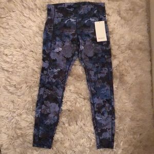 BNWT speed up tight 28” Lululemon